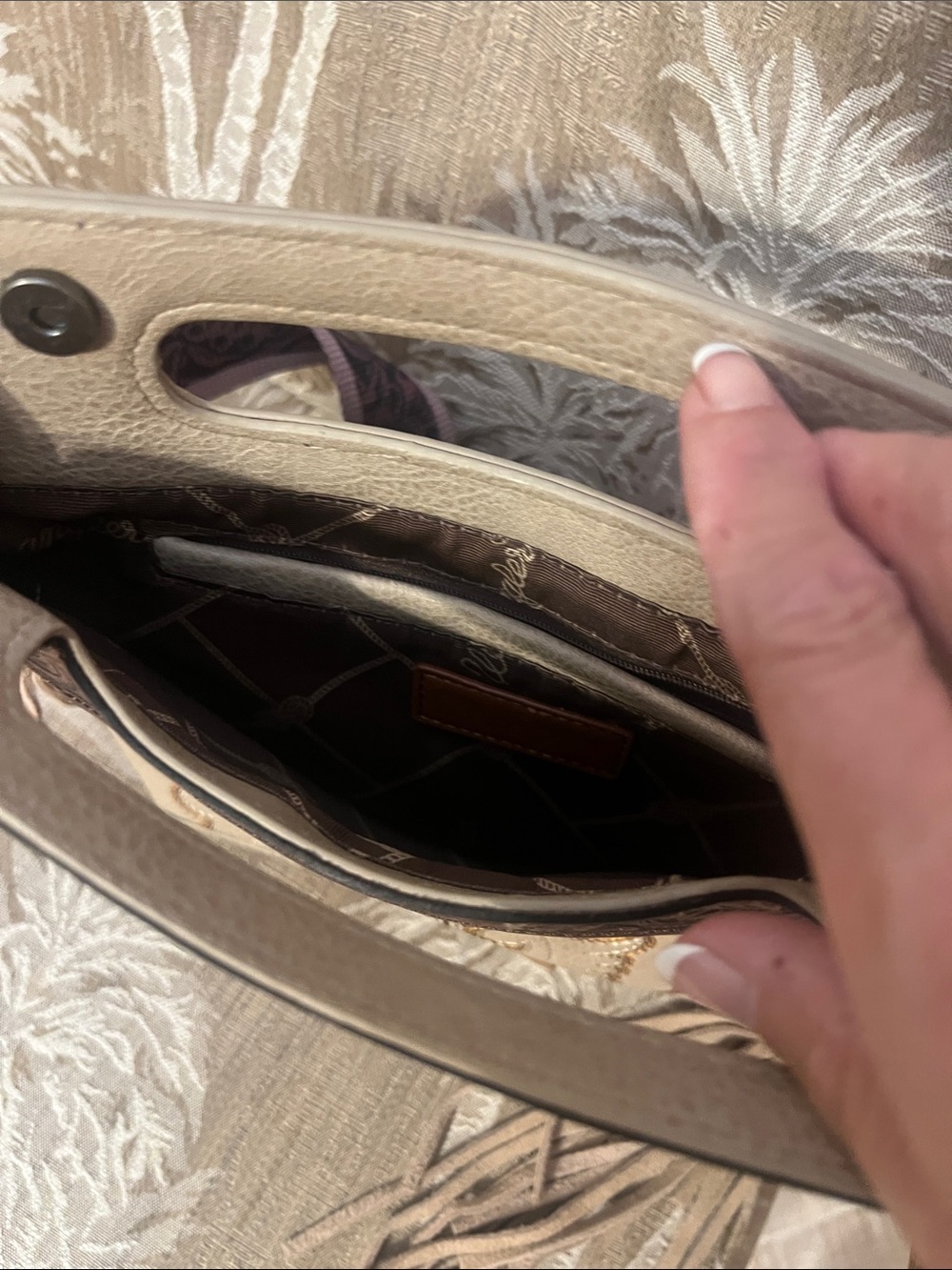 Wrangler Cream & Brown Tooled Fringe Crossbody Bag - Picture 4 of 6